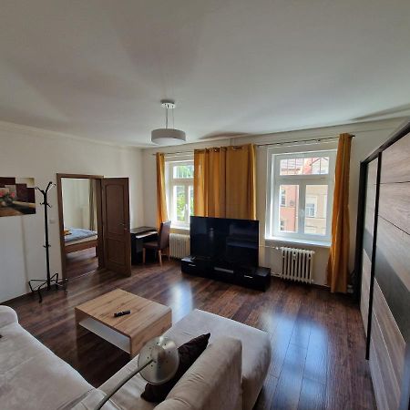 Apartman 63M2 S Balkonem V Lazenskem Centru Карловы Вары Экстерьер фото
