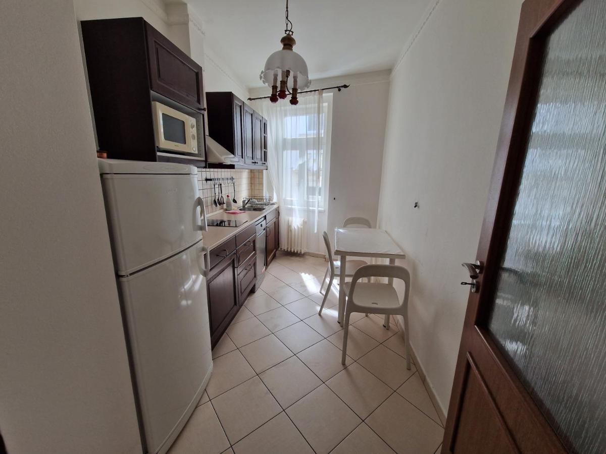 Apartman 63M2 S Balkonem V Lazenskem Centru Карловы Вары Экстерьер фото